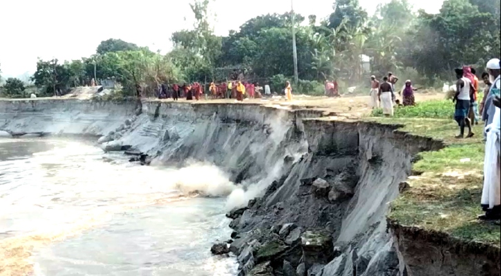 যমুনায় পানি বাড়ছে, শাহজাদপুরে তীব্র ভাঙন